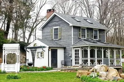 Image de Charming Cottage Getaway with an Indoor Fireplace in Chester Springs, Pennsylvania