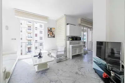 Image de Appartement de charme 2br à 3 min de la mer