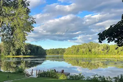Image de Le Petit Manitou | Waterfront Chalet 20 min from Montréal in Laval