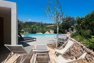 Image de Superbe villa contemporaine avec piscine 8 pers dans la baie de Porto Vecchio