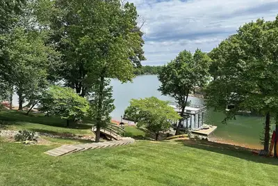 Image de Wake Up on the Water - Waterfront Townhome at Smith Mountain Lake