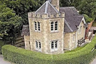 Image de Your Private Cotswolds Castle – Fairytale Stay in a Honey-Stone Village