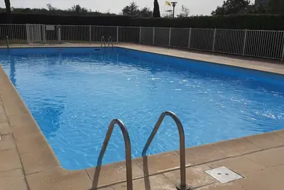 Image de St Cyprien Les pieds dans l'eau Piscine