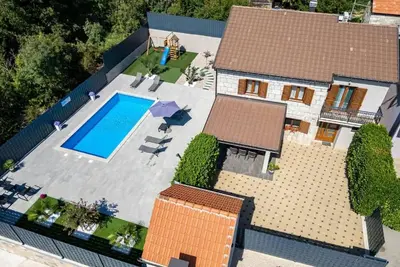 Image de Vacation home Bozena with pool