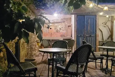 Image de Bastide de 1855 au pied du Garlaban | Terrasse, piscine & charme provençale