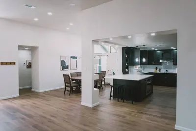Image de World Cup • Pool Retreat • 25–35min to Stadium