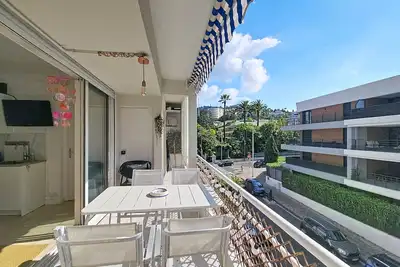 Image de Agence Henri Camille - Cirodde - 2 chambres grande terrasse 5 min Croisette