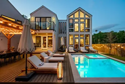 Image de Mount Vernon Villa · Sleeps 14, Pool, Gym & More