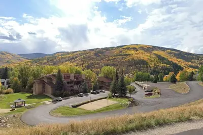 Image de Vail Lock-Off Condo, Two Private Suites Sleeps 6-7 Sandstone Creek Club Week 32