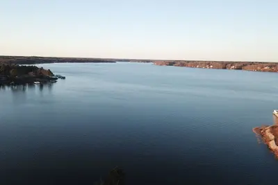 Image de 5 Bedroom Nc Executive Home with Best Views at Lake Gaston