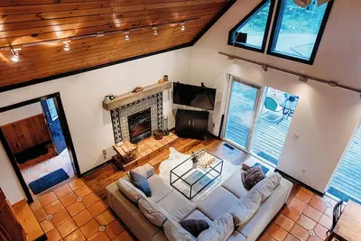 Image de Catskill Forest A-Frame: Wood Fired Hot Tub, Sauna, Stars!