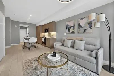 Image de Luxury 2br | Near Stampede | Modern | Ac