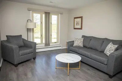 Image de Entire 2 Bedroom unit-Central location