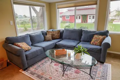 Image de Lovely 1-bedroom cottage in Santa Ynez on 4. 3 acre Olive farm. Pet friendly, Ac.