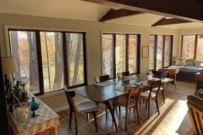 Image de A conscious retreat overlooking the Delaware River