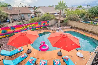 Image de Peoria Resort! Spacious 7br, Heated Pool, Theater, Hot Tub, Ping Pong & More!