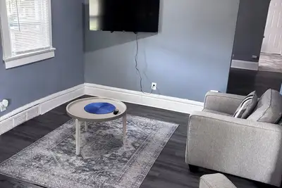 Image de Beautiful 2-bedroom apartment in welcoming Akron perfect for your stay