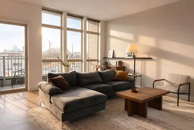 Image de Walker`s Point Apt with Gym and Balcony | Sleeps 4-5