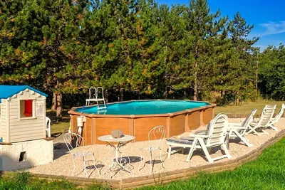 Image de 2 bedroom nice home in Les Tourrettes