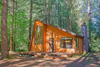 Image de Secluded Greenwater Cabin | Loft | Dogs Ok