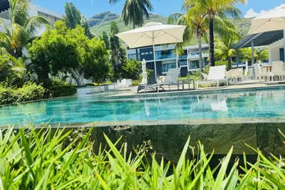 Latitude Luxury Seafront Apt