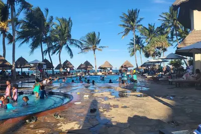 Image de Grande maison familiale moderne près du centre-ville