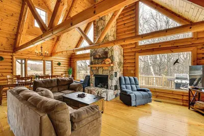Image de Group Fun on Tittabawassee River! Large Log Cabin