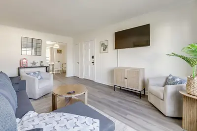 Image de Walk to Parks & Marina! Waterfront Cambridge Condo
