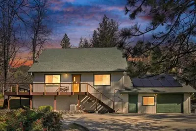 Image de Peaceful chalet, Bass Lake and Yosemite, hot-tub