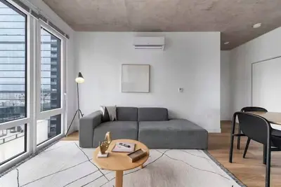 Modern 3br Apartment Near North Ave Shops