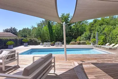 Image de Villa familiale avec piscine privée à Porto Vecchio!