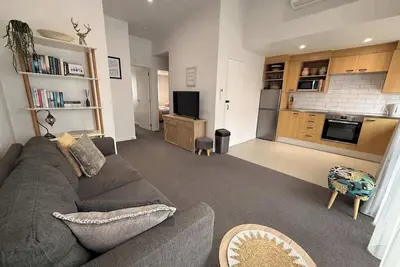 Image de Cbd Apartment | Secure Carpark | Walk to Stadium