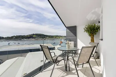 Image de Teign View is set high above the Teign Estuary with panoramic sea views