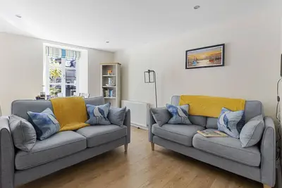 Image de Old Mill Court is a charming, dog-friendly two-bedroom cottage in Brixham
