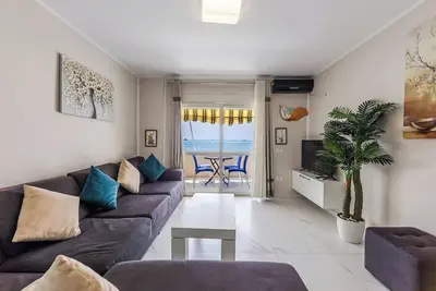 Image de Sun & Sea Apartment | Durrës Waterfront by PikHost