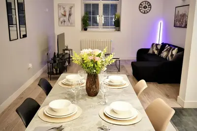 Image de Spacious 4br Apartment • 7 Beds • Near Station