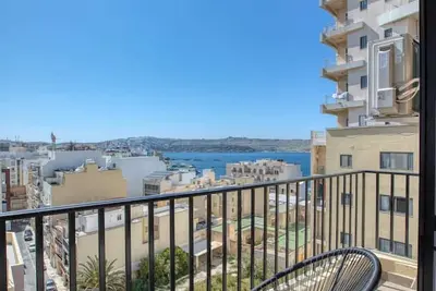 Image de Mistra Bay View Apartment
