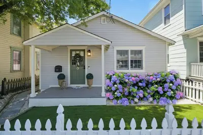 Image de Quintessential Ocean Grove Cottage