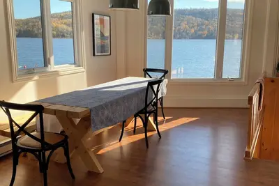 Image de Coast House on Baddeck Bay with Pano Views and Water Access