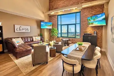 Image de Downtown Lakefront Gamer Room By Cedar Point!