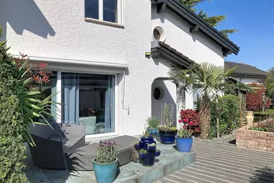 Image de Belle maison de vacances privée pour 6 personnes avec Tv et terrasse