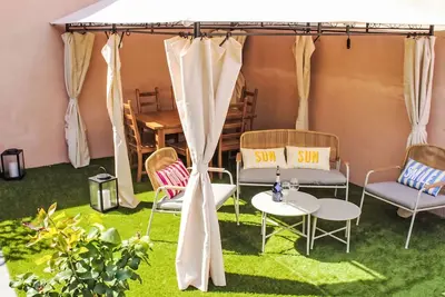 Image de Belle maison de vacances privée pour 4 personnes avec Wifi, Tv et patio