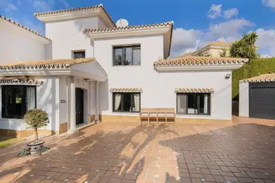 Villa Flores (r3261154)