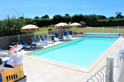Image de Gîte au bord de la rivière – La Mare Chappey, enfants, piscine chauffée