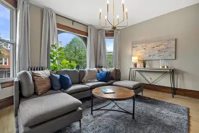 Image de Style and Luxury - Unbeatable Location