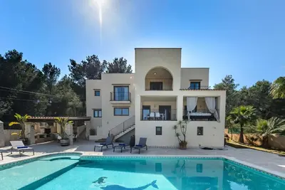 Belle Villa Rafaella