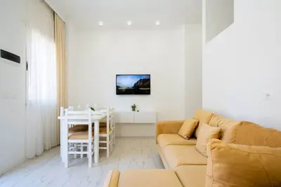 Image de Valerie`s Apartment by Tok