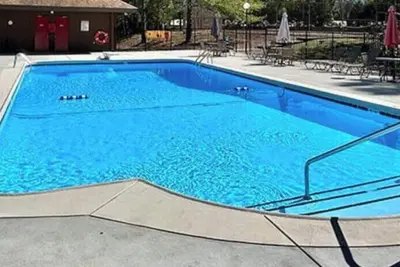 Image de Lake Cumberland Condo with pool\nApple Valley#S4