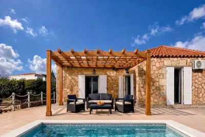 Image de Beautiful 2-bedroom all stone villa in charming Vatsa Bay, Kefalonia Greece