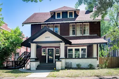 Image de Magnolia Manor | Groups, 3 Full Units, WiFi